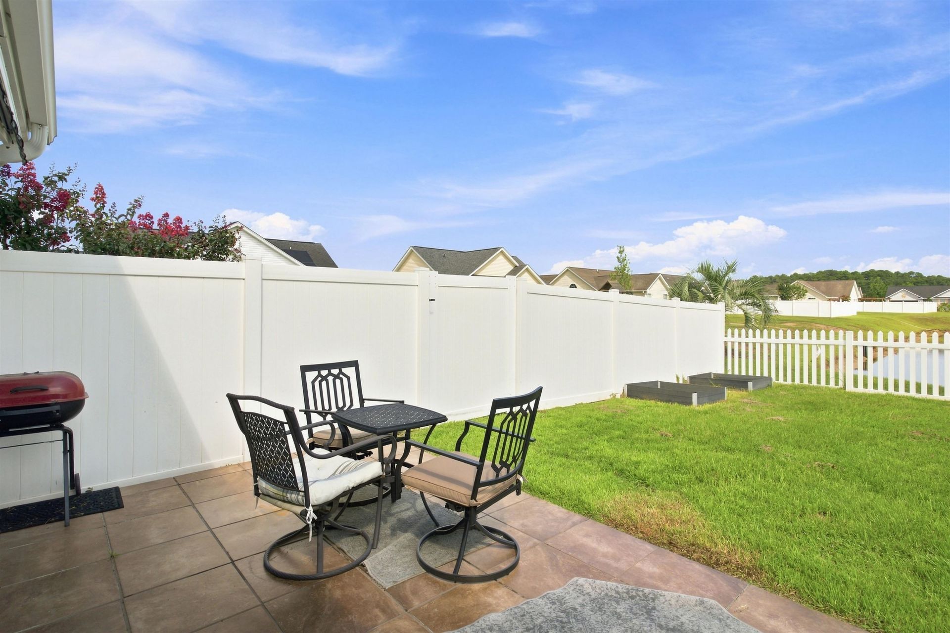 374 Barton Loop Photo 28