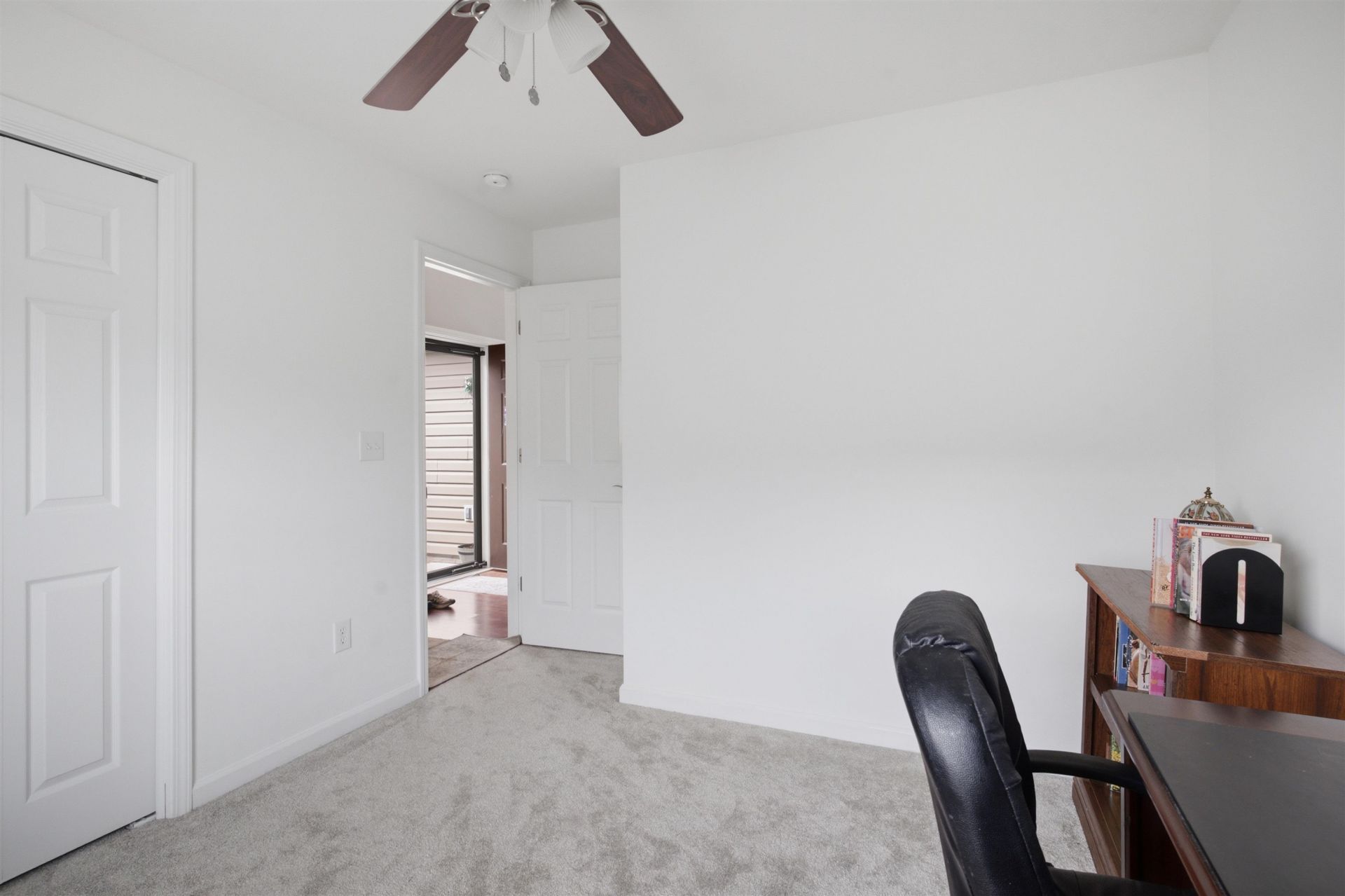 374 Barton Loop Photo 34