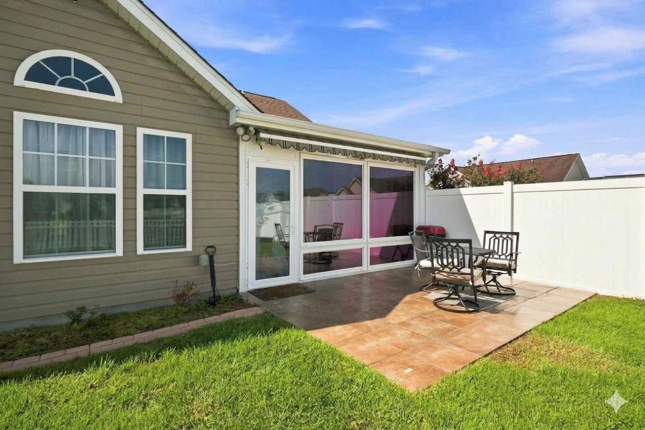 374 Barton Loop Photo 38