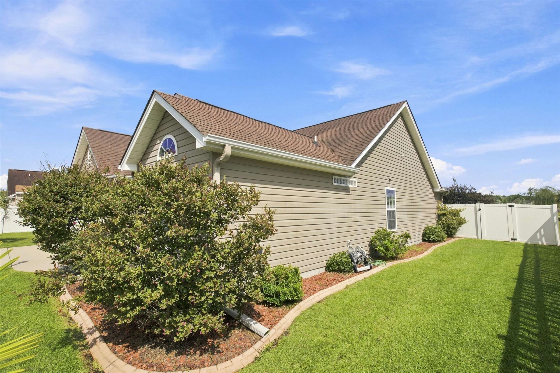 374 Barton Loop Photo 42