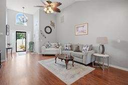 374 Barton Loop photo 4