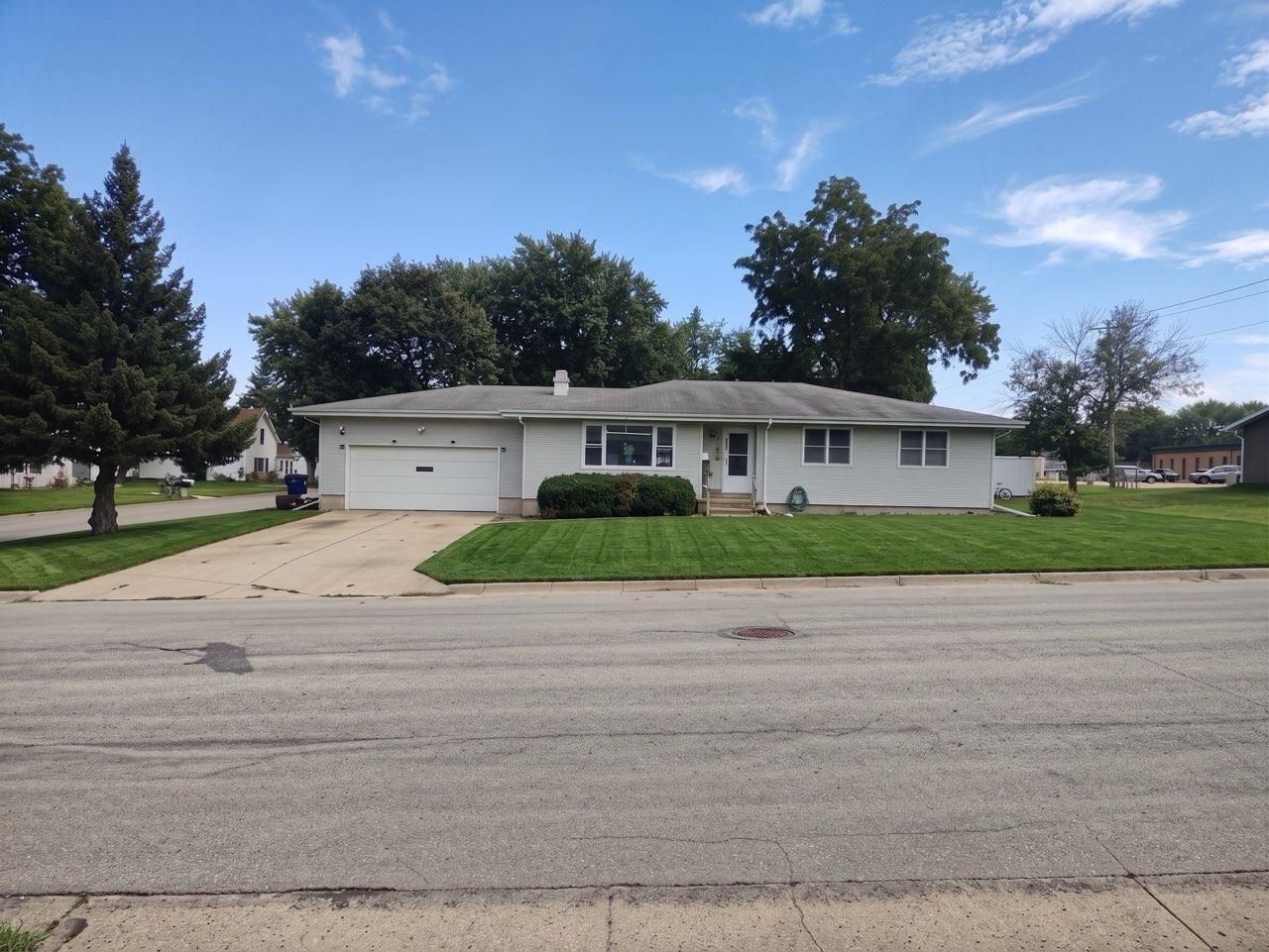 380 N Green Ave, Primghar, IA 51245 Main Photo
