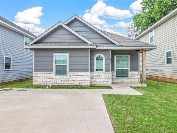426 W Coffin Street , Denison, TX 75020