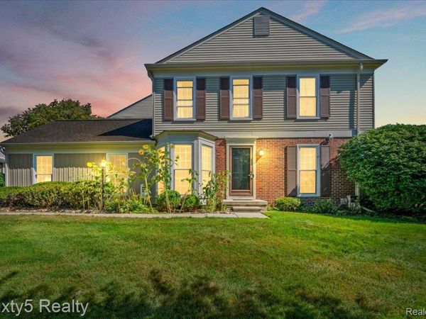 1189 Pine Ridge Court, Rochester Hills, Mi 48306