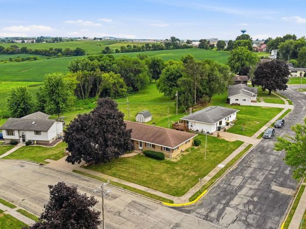 205 East Avenue, Dickeyville, WI 53808