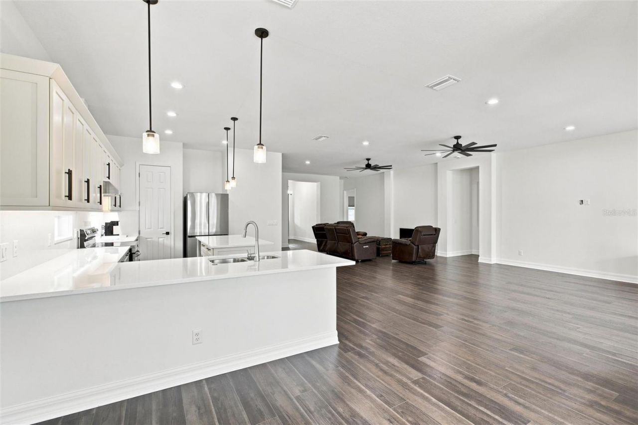 8146 Tropicaire Boulevard, North Port, FL 34291 Photo