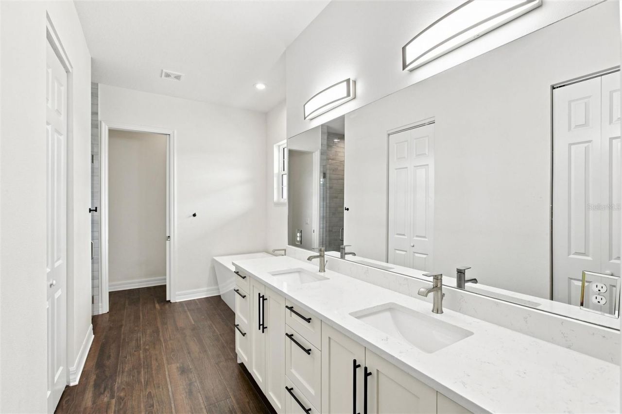 8146 Tropicaire Boulevard, North Port, FL 34291 Photo