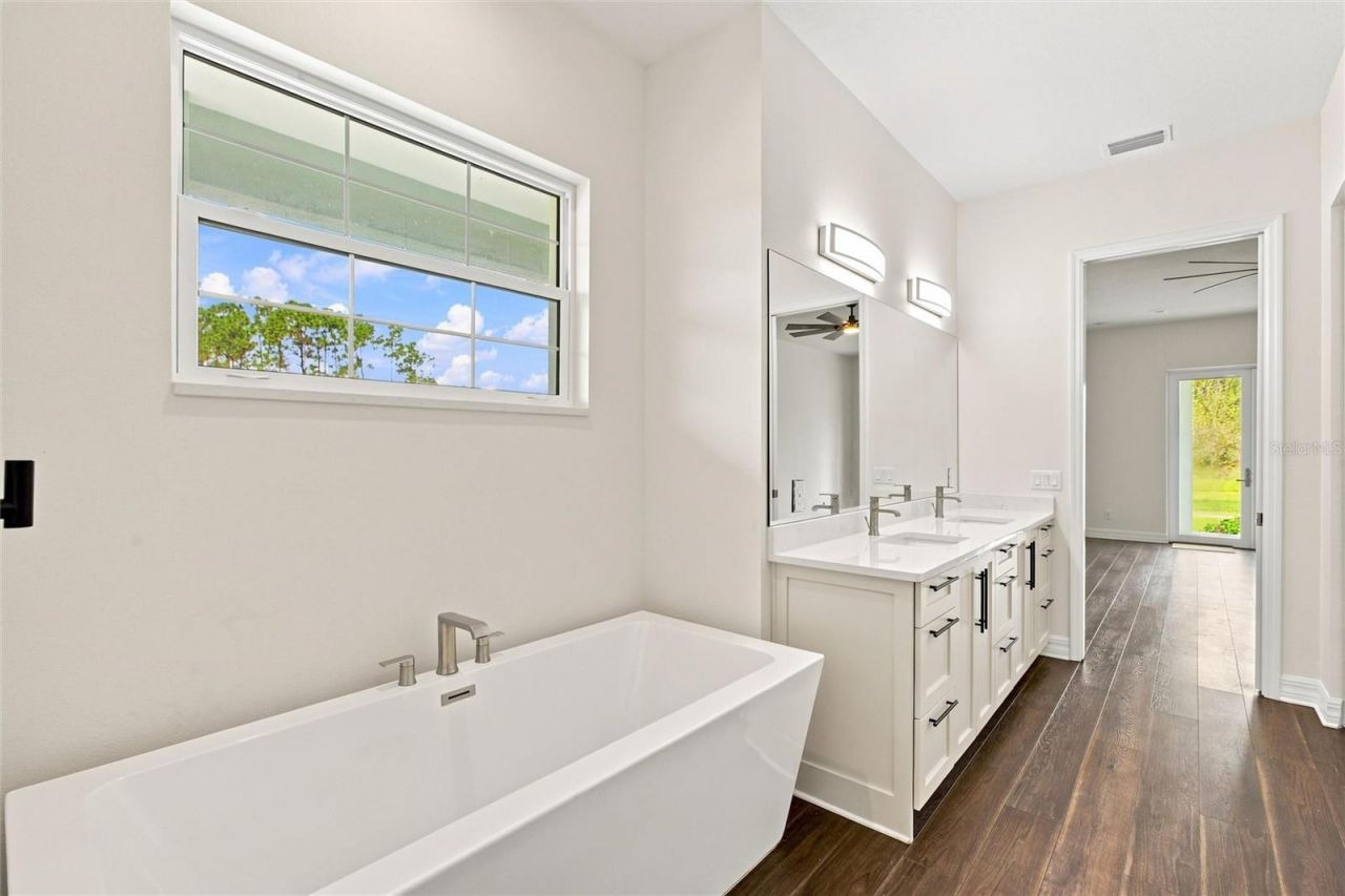 8146 Tropicaire Boulevard, North Port, FL 34291 Photo