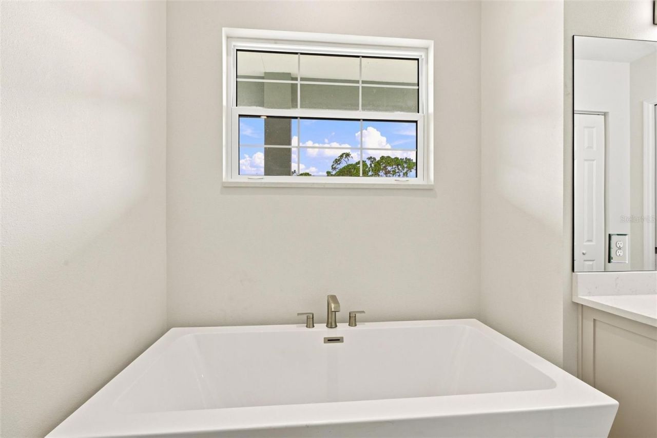 8146 Tropicaire Boulevard, North Port, FL 34291 Photo