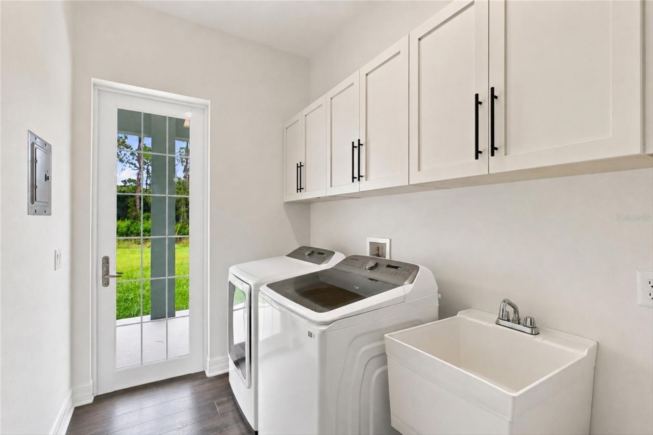 8146 Tropicaire Boulevard, North Port, FL 34291 Photo