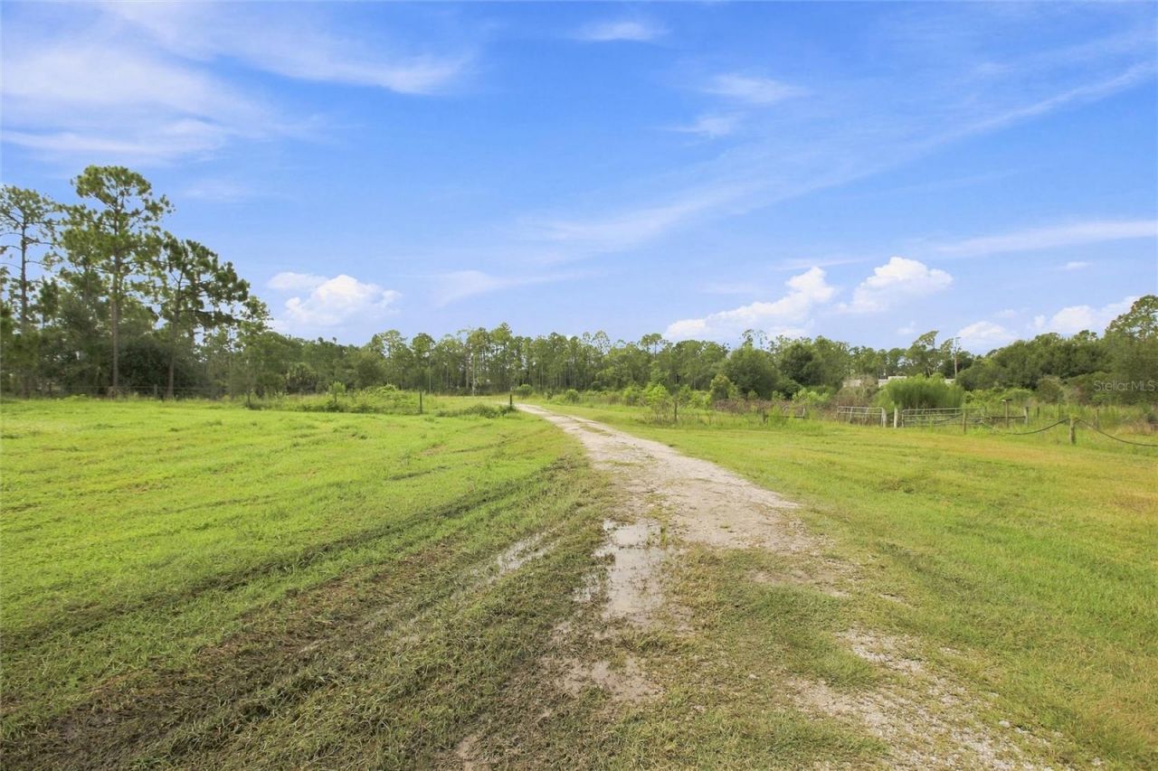 8146 Tropicaire Boulevard, North Port, FL 34291 Photo