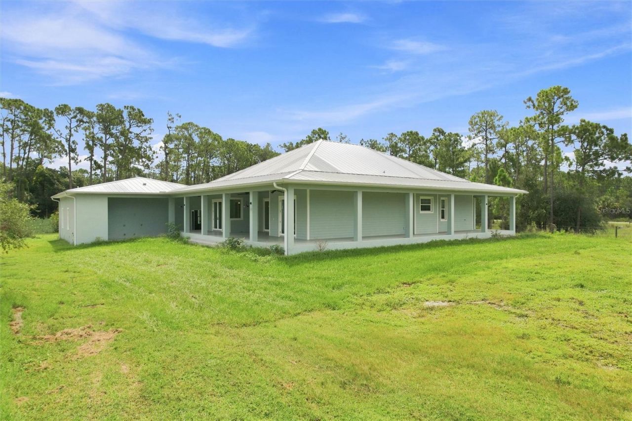 8146 Tropicaire Boulevard, North Port, FL 34291 Photo