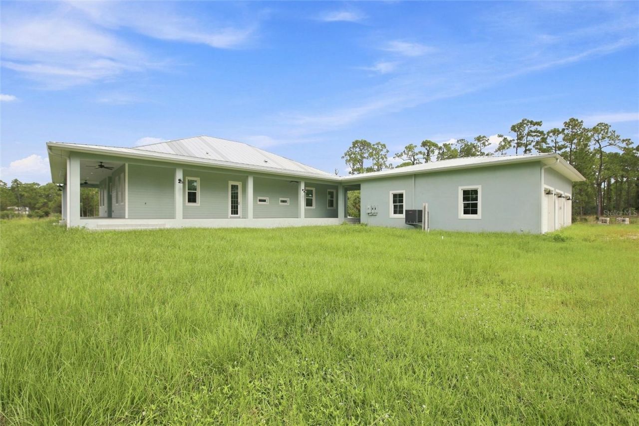 8146 Tropicaire Boulevard, North Port, FL 34291 Photo