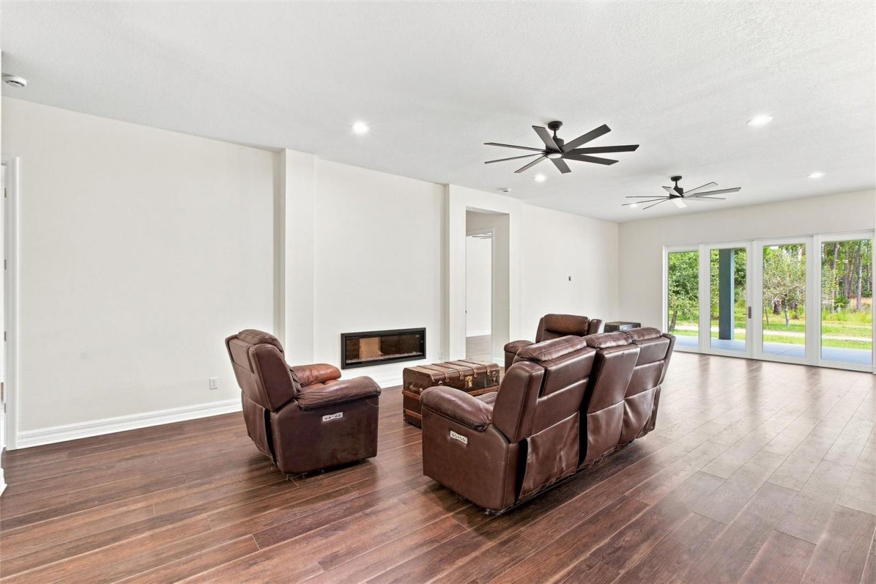 8146 Tropicaire Boulevard, North Port, FL 34291 Photo