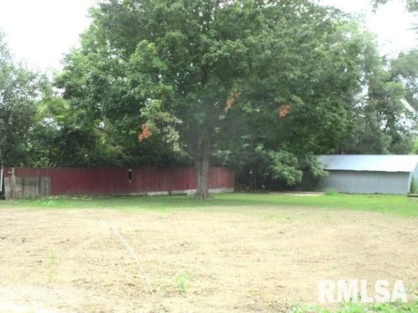150 W VALLEY VIEW Drive, Canton, IL 61520