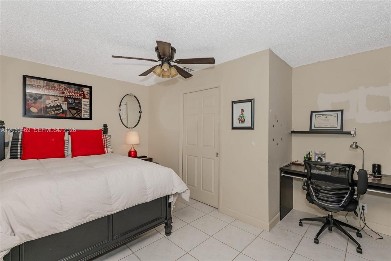 9204 S Chelsea Dr S , Plantation, FL 33324 Photo