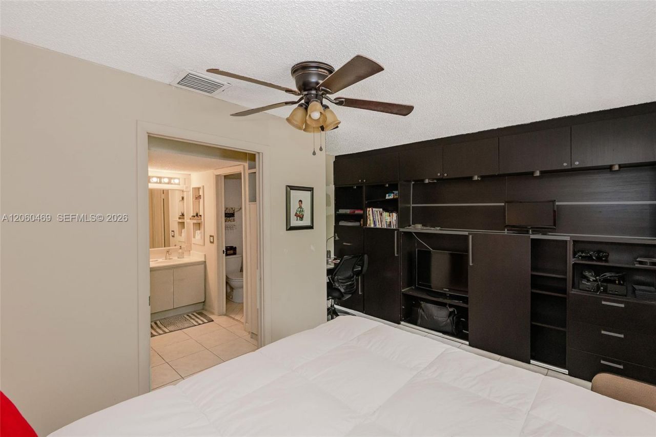 9204 S Chelsea Dr S , Plantation, FL 33324 Photo
