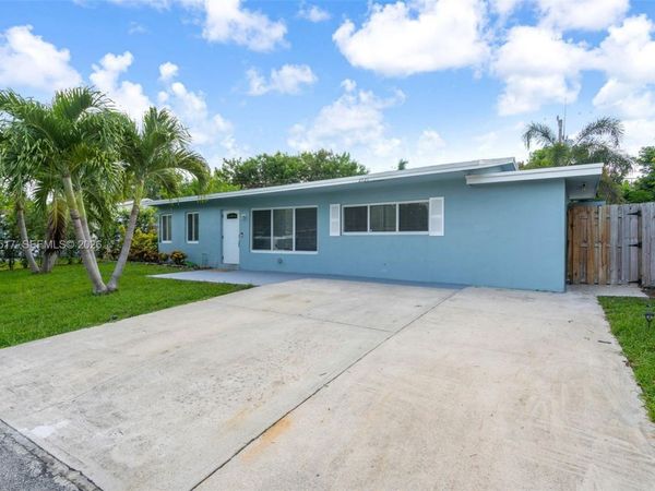 2721 NE 8th Ave , Pompano Beach, FL 33064