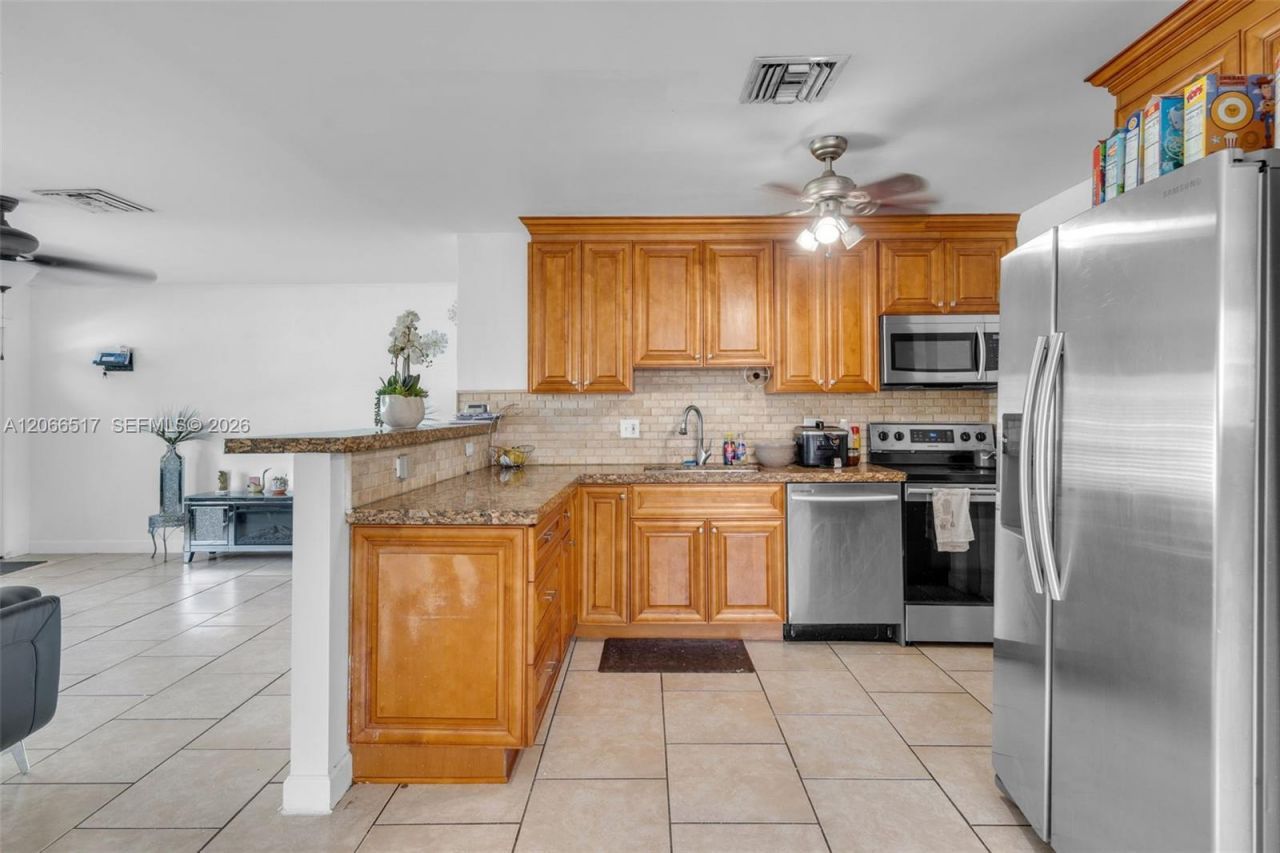 2721 NE 8th Ave , Pompano Beach, FL 33064 Photo