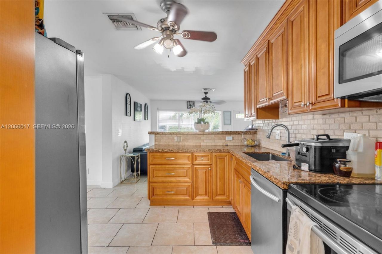 2721 NE 8th Ave , Pompano Beach, FL 33064 Photo