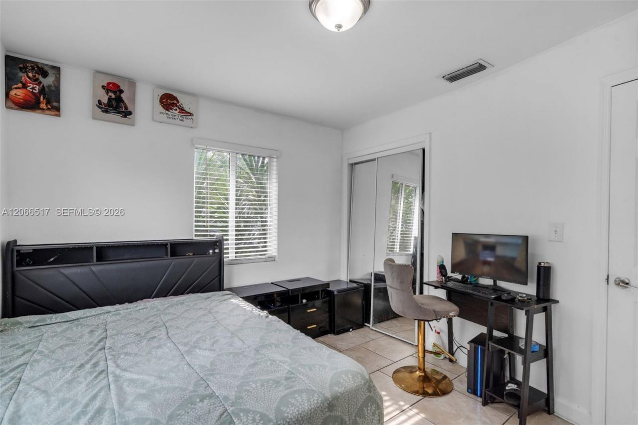 2721 NE 8th Ave , Pompano Beach, FL 33064 Photo
