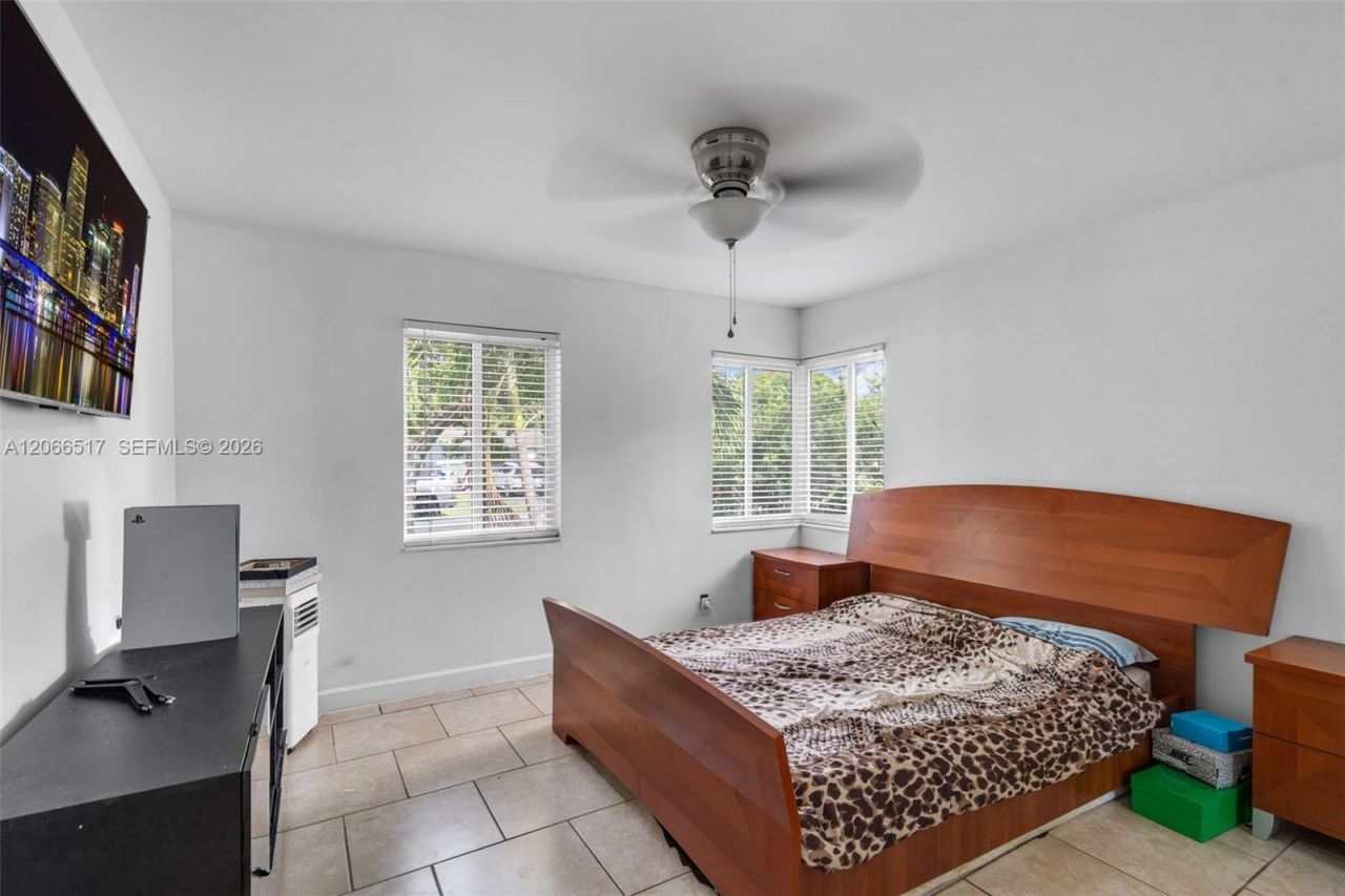 2721 NE 8th Ave , Pompano Beach, FL 33064 Photo