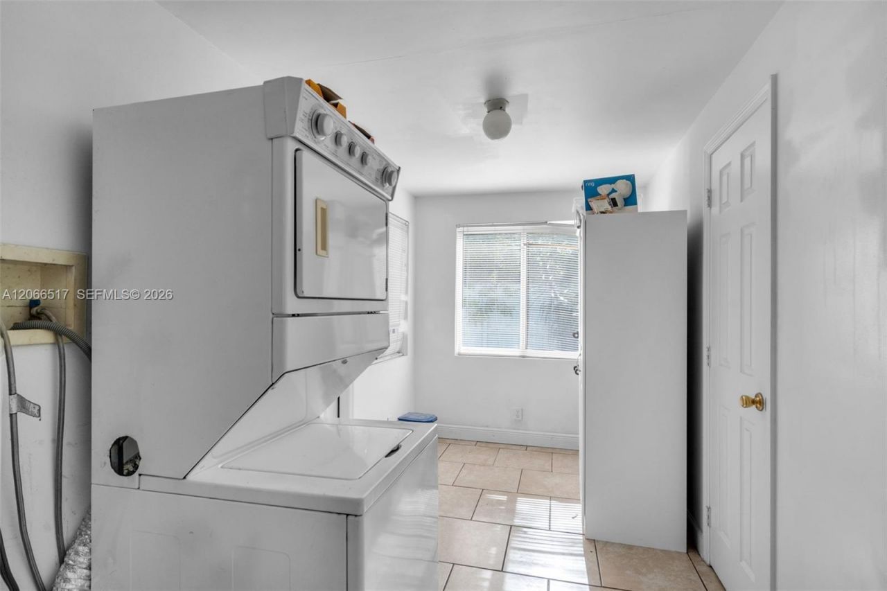2721 NE 8th Ave , Pompano Beach, FL 33064 Photo