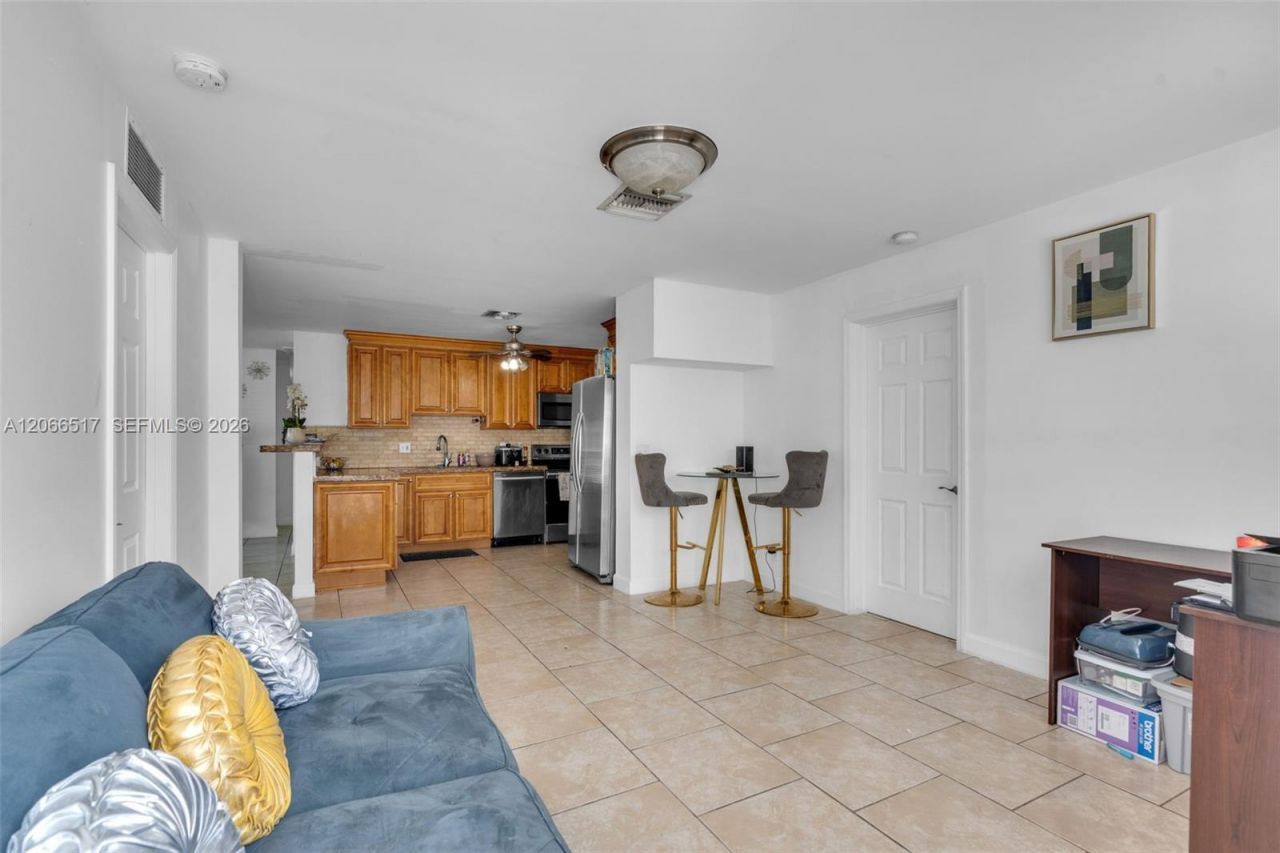 2721 NE 8th Ave , Pompano Beach, FL 33064 Photo
