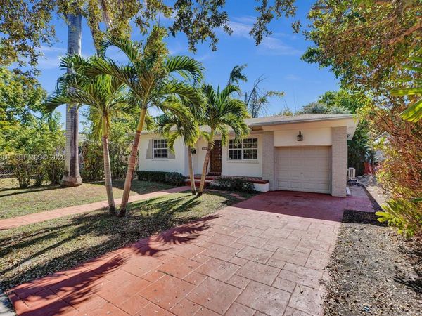 130 NE 49th St , Miami, FL 33137