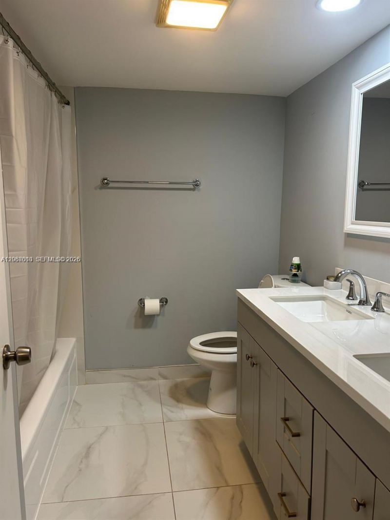 230 Lakeview Dr , Unit 209, Weston, FL 33326 Photo