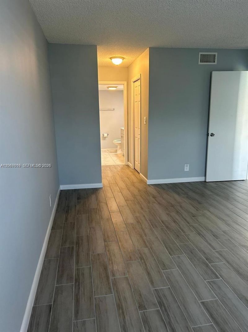 230 Lakeview Dr , Unit 209, Weston, FL 33326 Photo