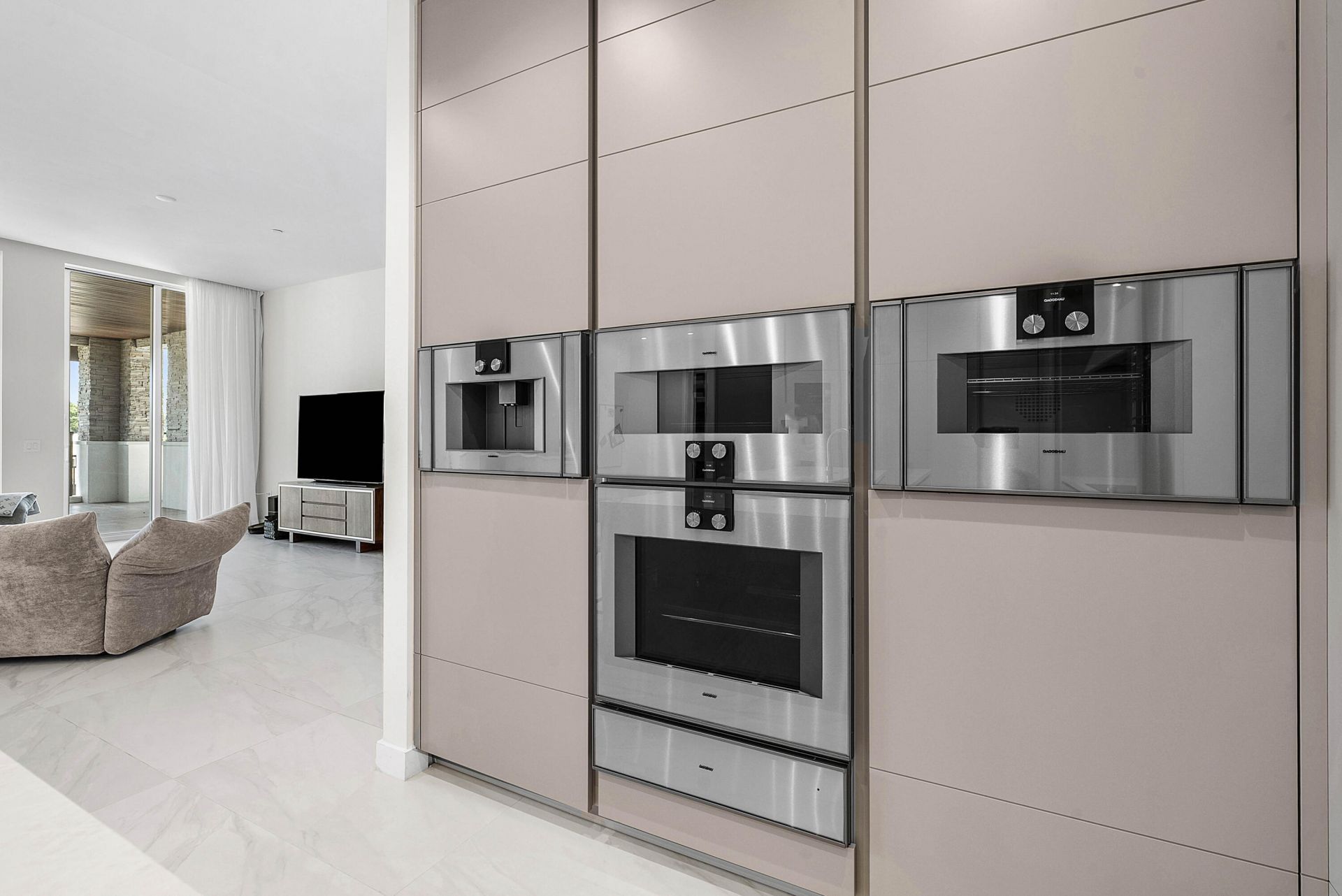 210 SE Mizner Boulevard, Unit 101, Boca Raton, FL 33432 Photo