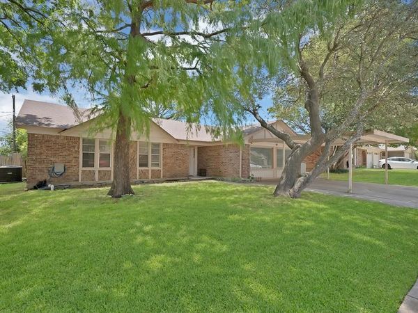 6905 Yorkston Street, Watauga, TX 76148
