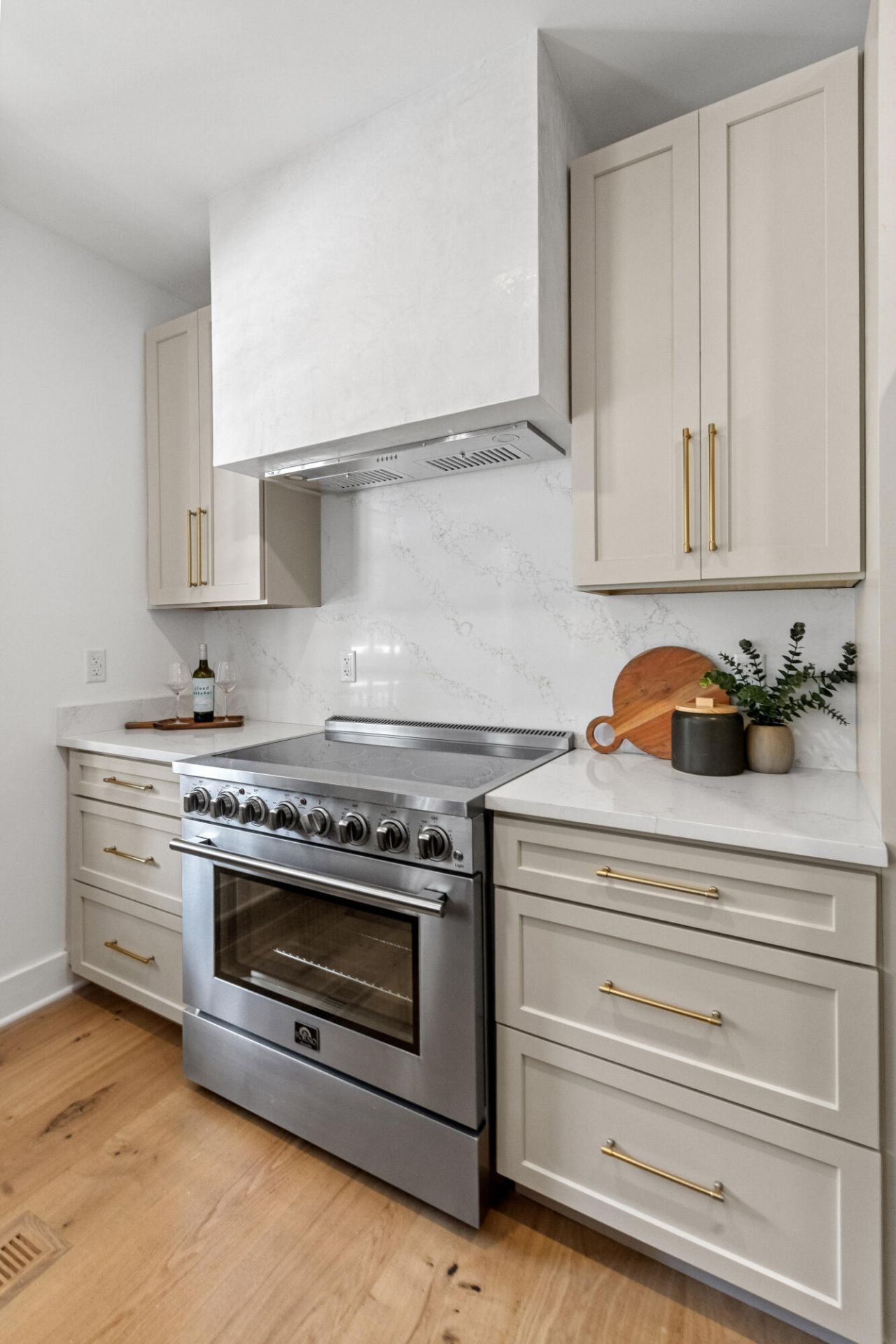 67 Drake Street Photo 12