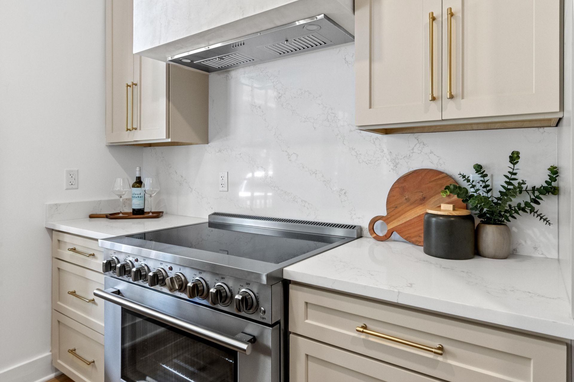 67 Drake Street Photo 13