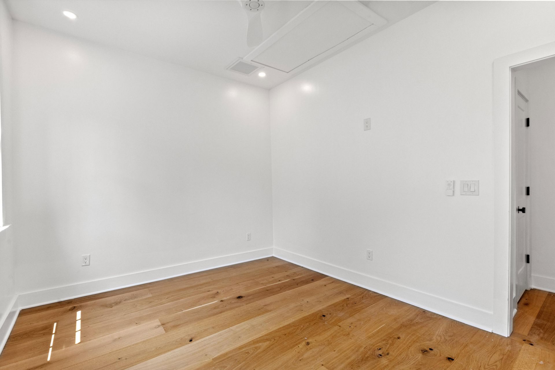 67 Drake Street Photo 34