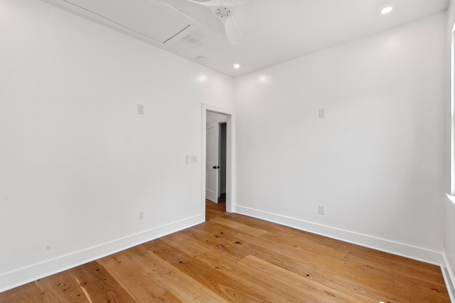67 Drake Street Photo 35