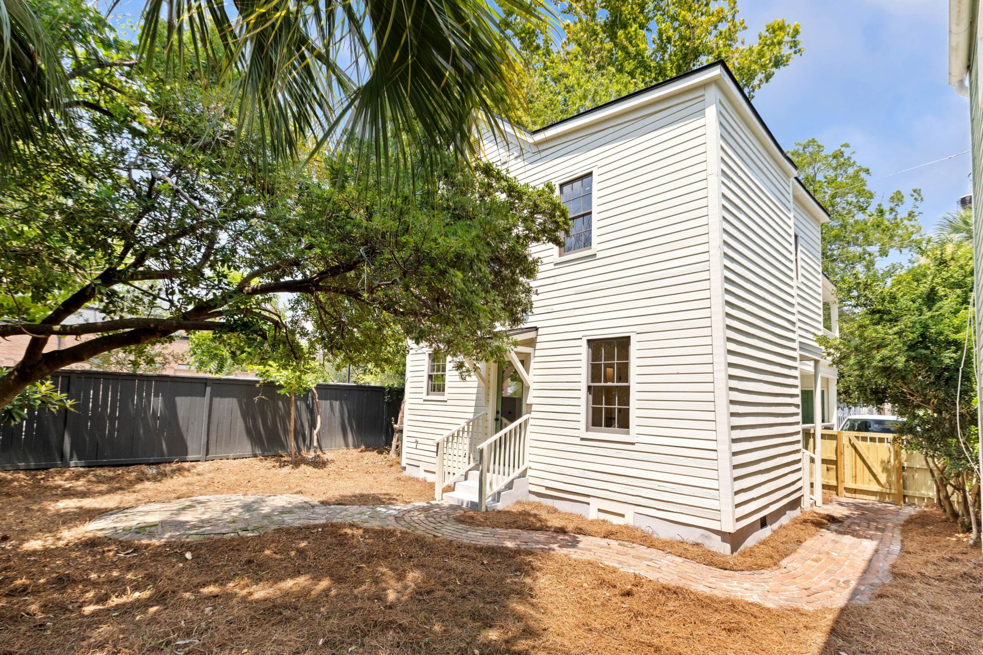 67 Drake Street Photo 37