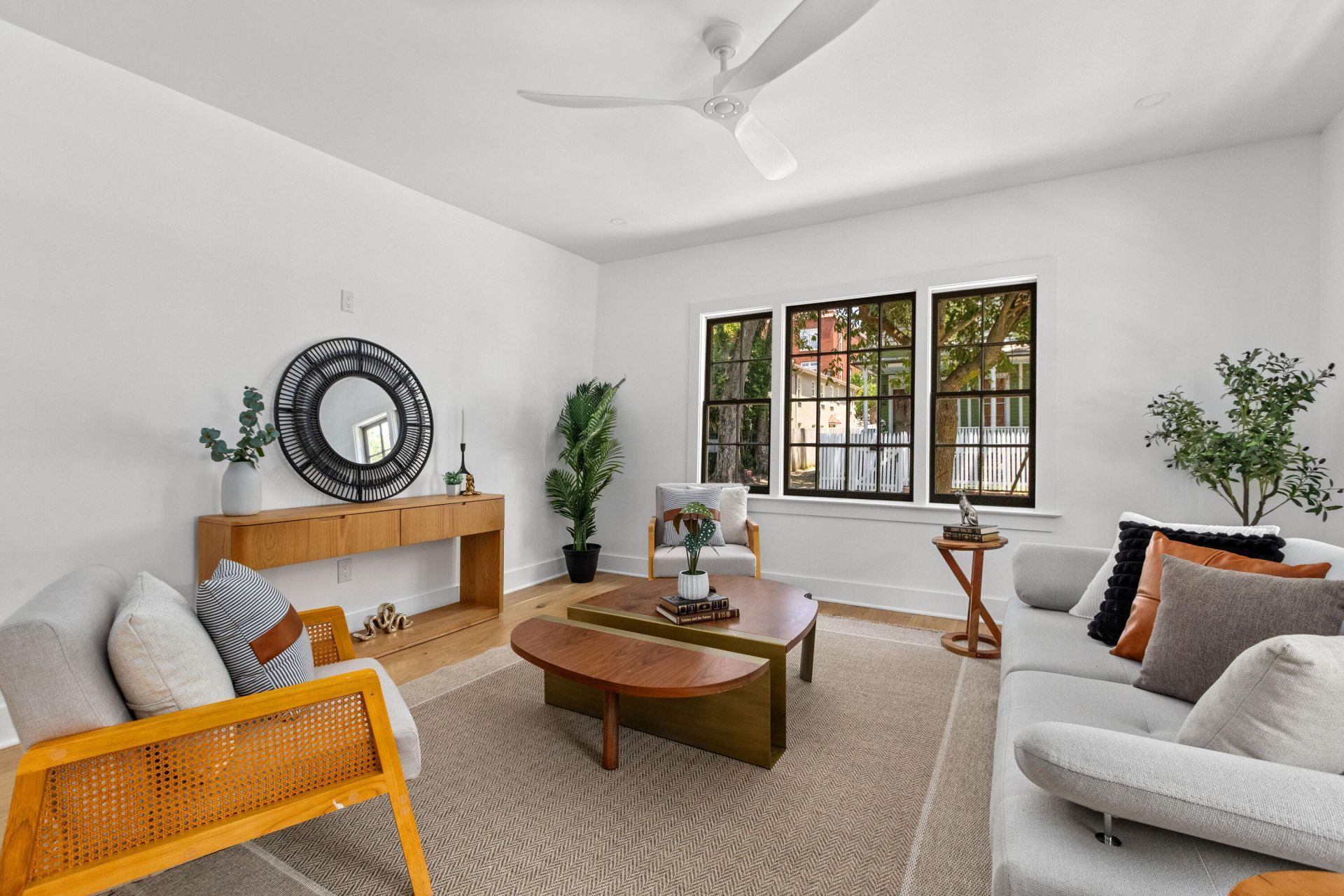 67 Drake Street Photo 5