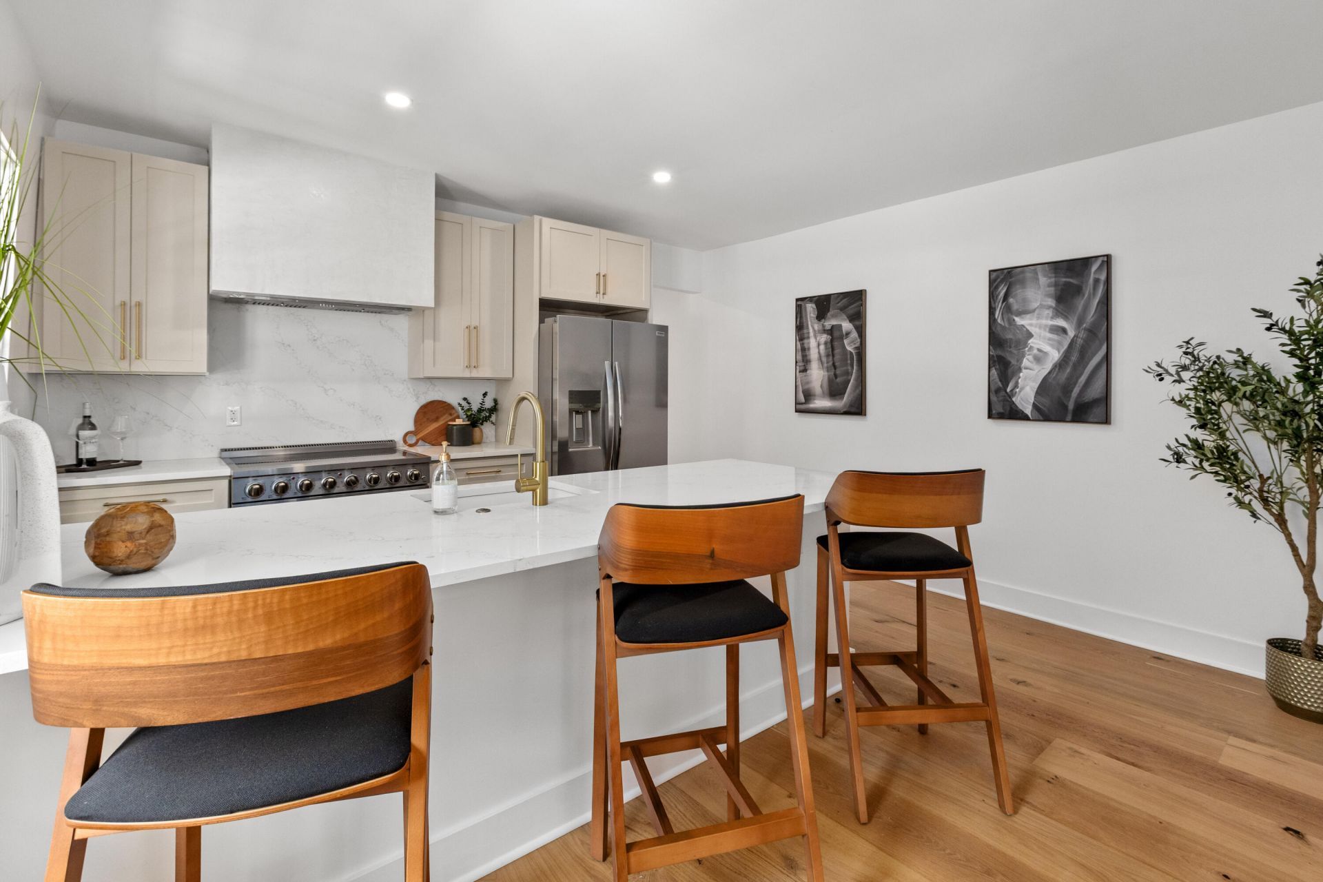 67 Drake Street Photo 7