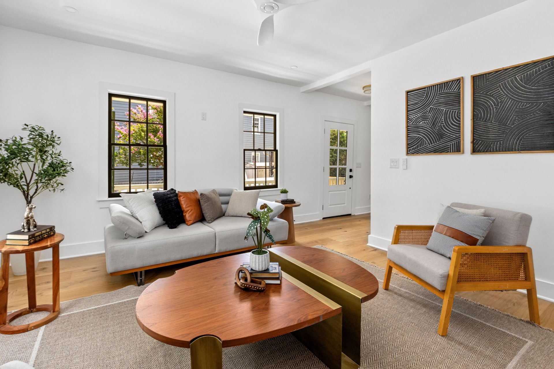 67 Drake Street Photo 8