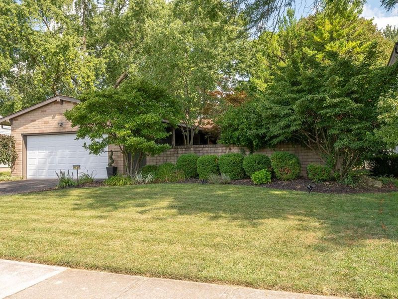 1664 Staffordshire Road, Columbus, OH 43229 Photo 2