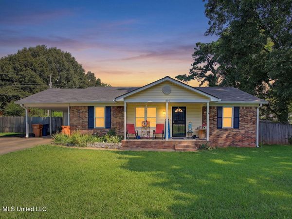 1396 Haywood Drive, Southaven, MS 38671