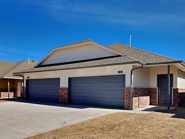 3802 Franks Way, Bethany, OK 73008