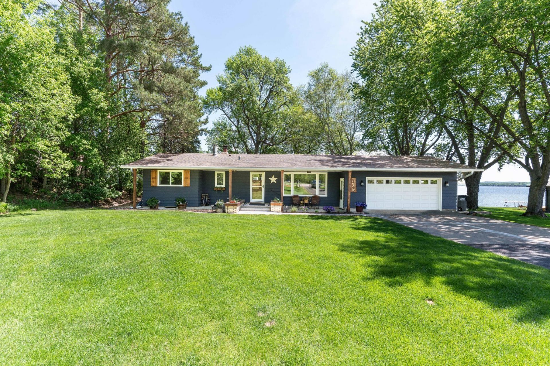 736 Shorewood Drive primary photo