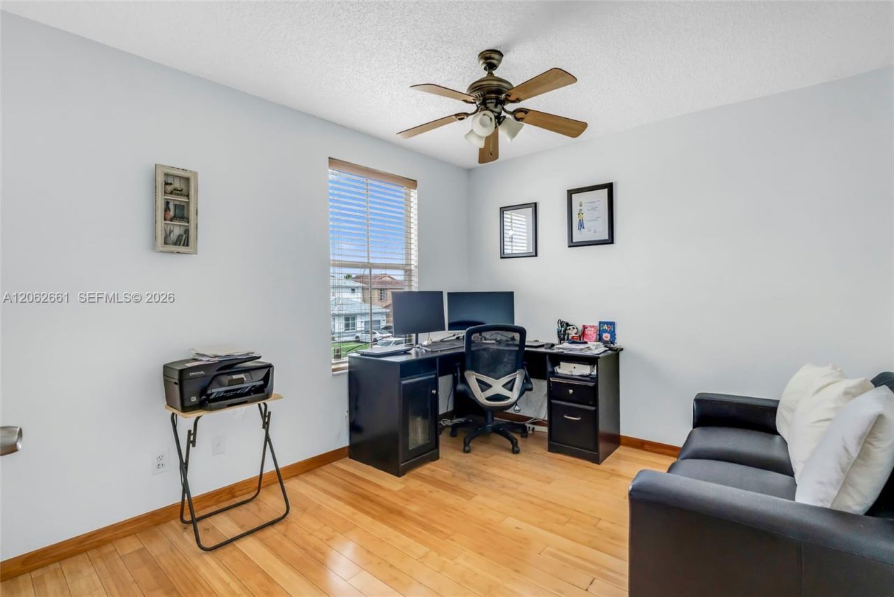 18451 NW 22nd St, Pembroke Pines, FL 33029 Photo