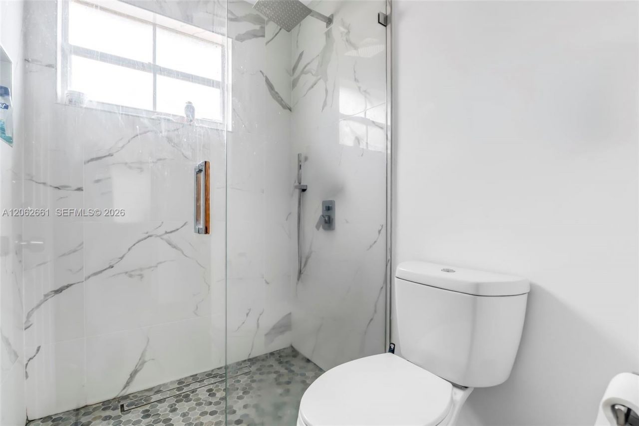 18451 NW 22nd St, Pembroke Pines, FL 33029 Photo