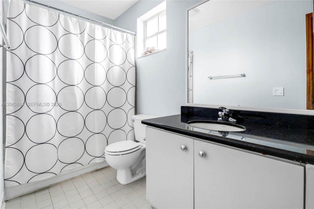 18451 NW 22nd St, Pembroke Pines, FL 33029 Photo