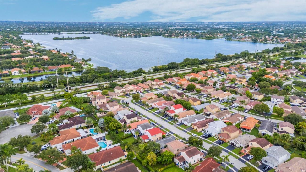 18451 NW 22nd St, Pembroke Pines, FL 33029 Photo