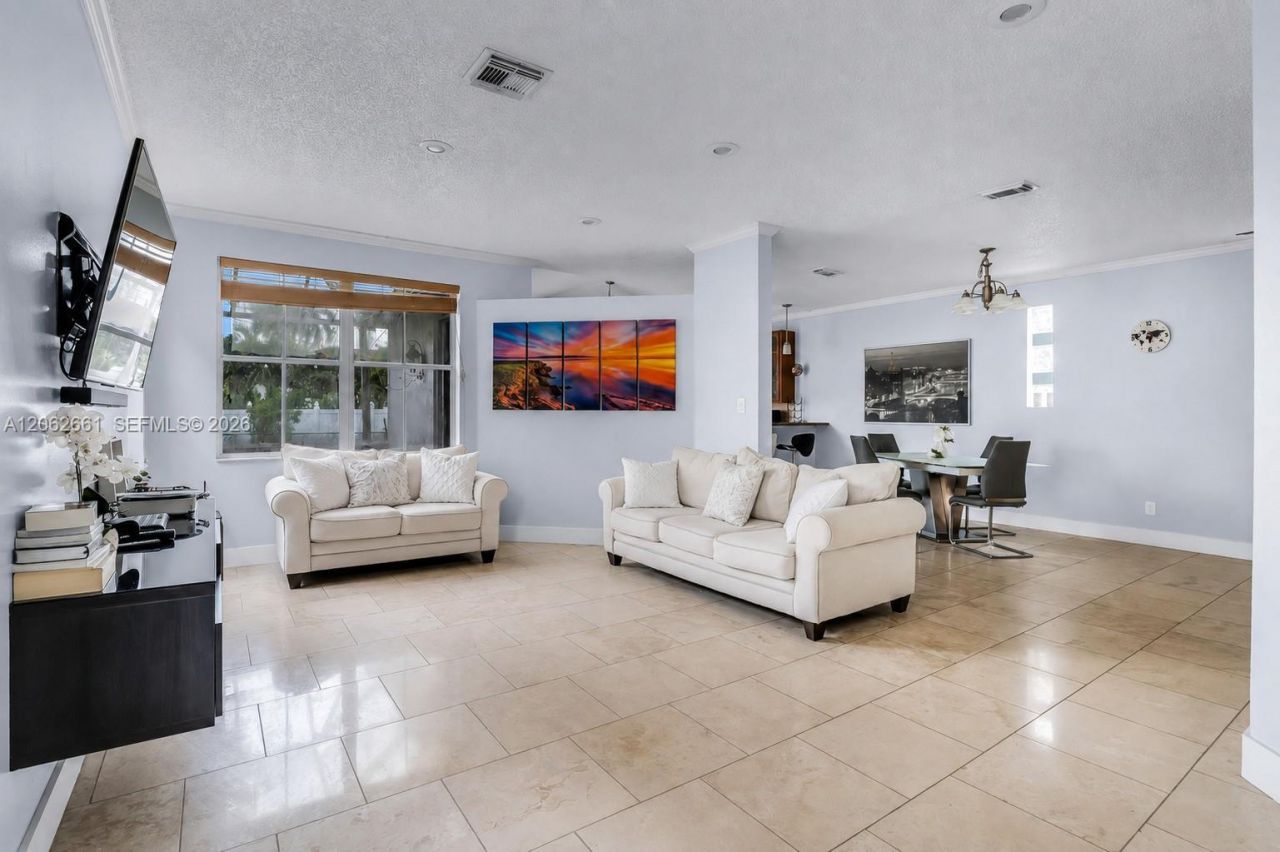 18451 NW 22nd St, Pembroke Pines, FL 33029 Photo